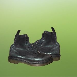Black dr martens (reflective)